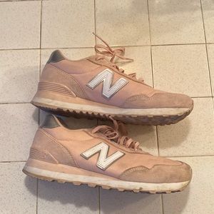 Women’s new balance sneakers